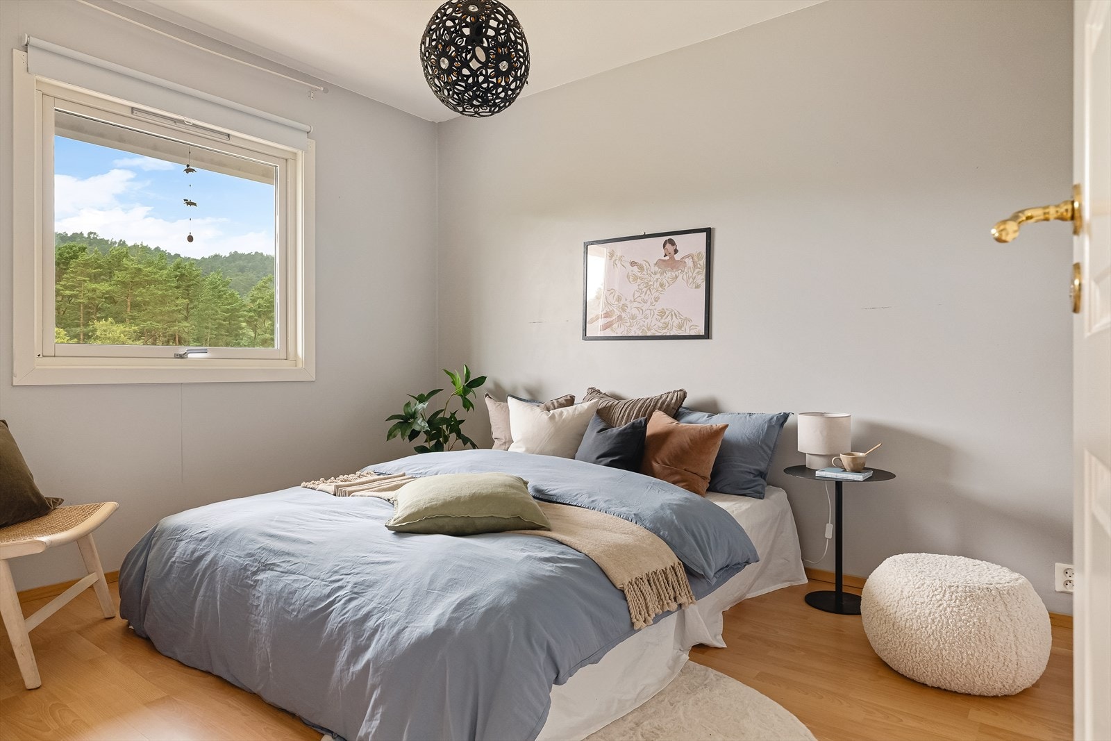 De to største soverommene måler hhv. 11,6 og 11,7 m². Begge egner seg godt som hovedsoverom. Galleribilde