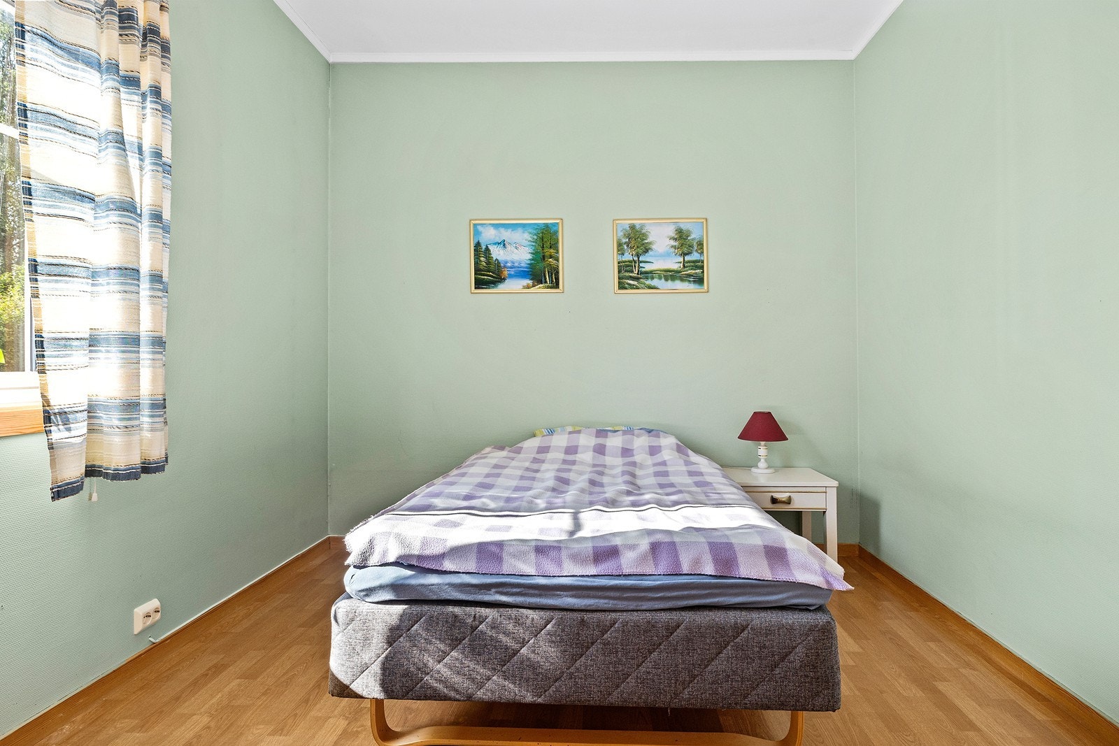 Leilighetens andre soverom, perfekt som gjesterom, barnerom eller kontor. Galleribilde