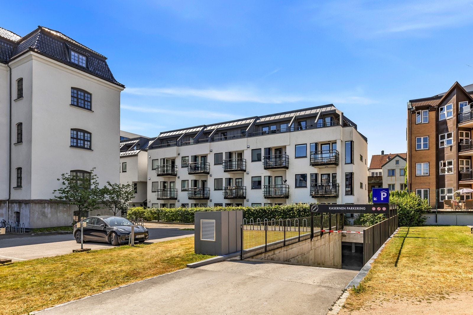 Kasernen Boligsameie har felles uteoppholdsareal og sykkelparkering. Galleribilde