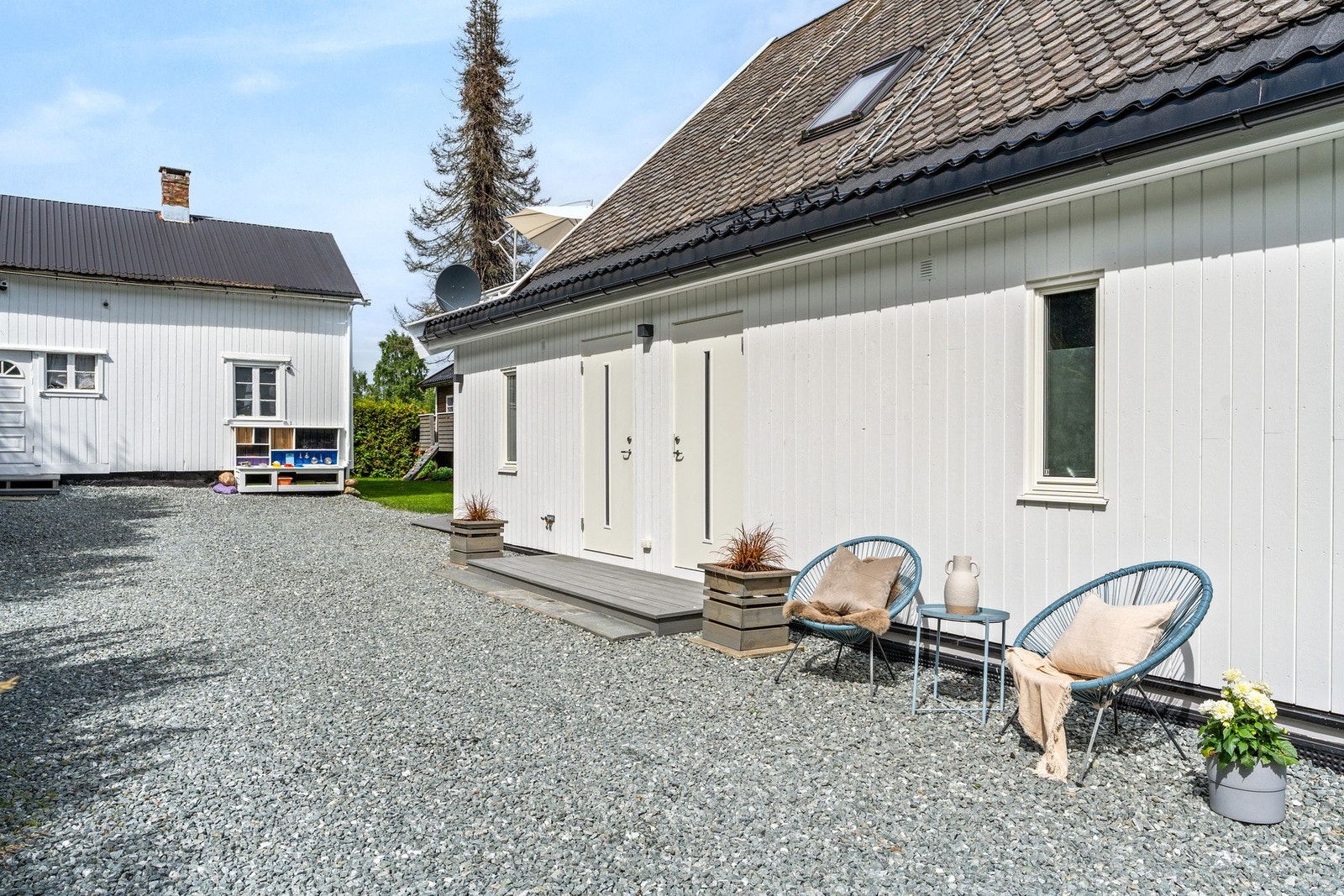 Kun ca. 15 min. kjøring til Solsiden og 10 min. kjøring til Værnes. Snart åpner ny E6 som gir kortere kjøretid. Galleribilde
