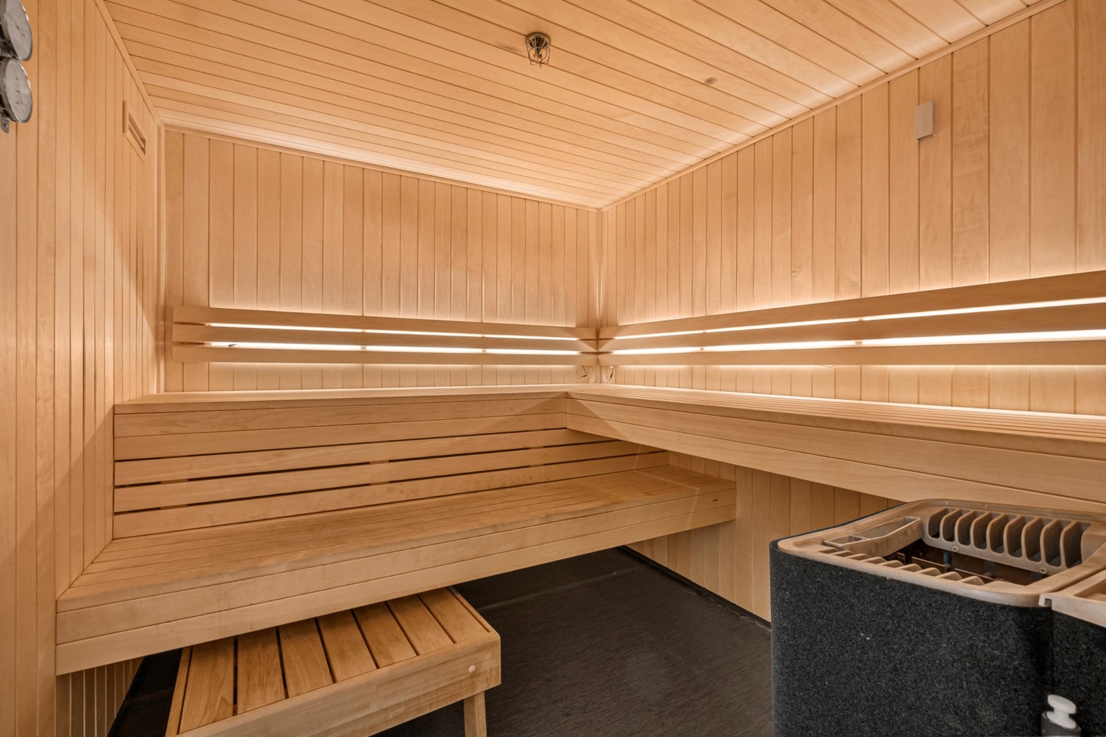 Felles badstue i tilknytning til treningsrom og garderobe. Galleribilde