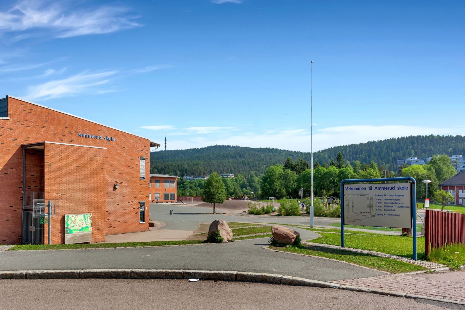 Det er nærhet til skole og flere barnehager Galleribilde