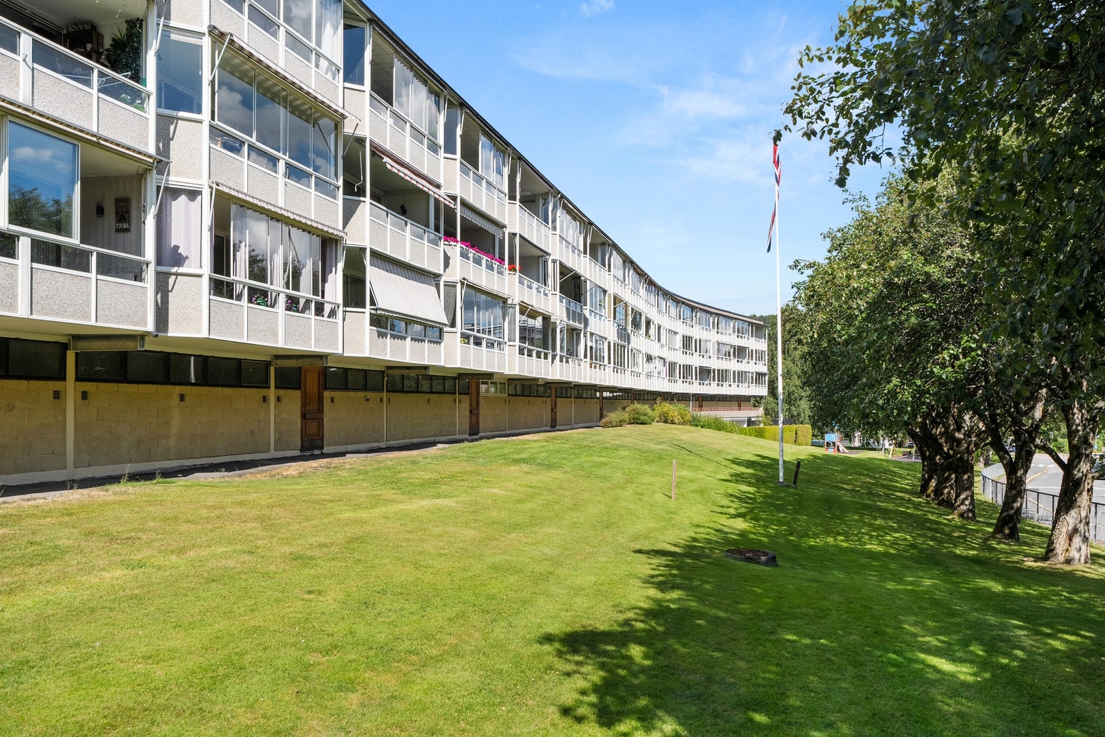 Borettslaget har en fin og sentral beliggenhet på Ammerud Galleribilde
