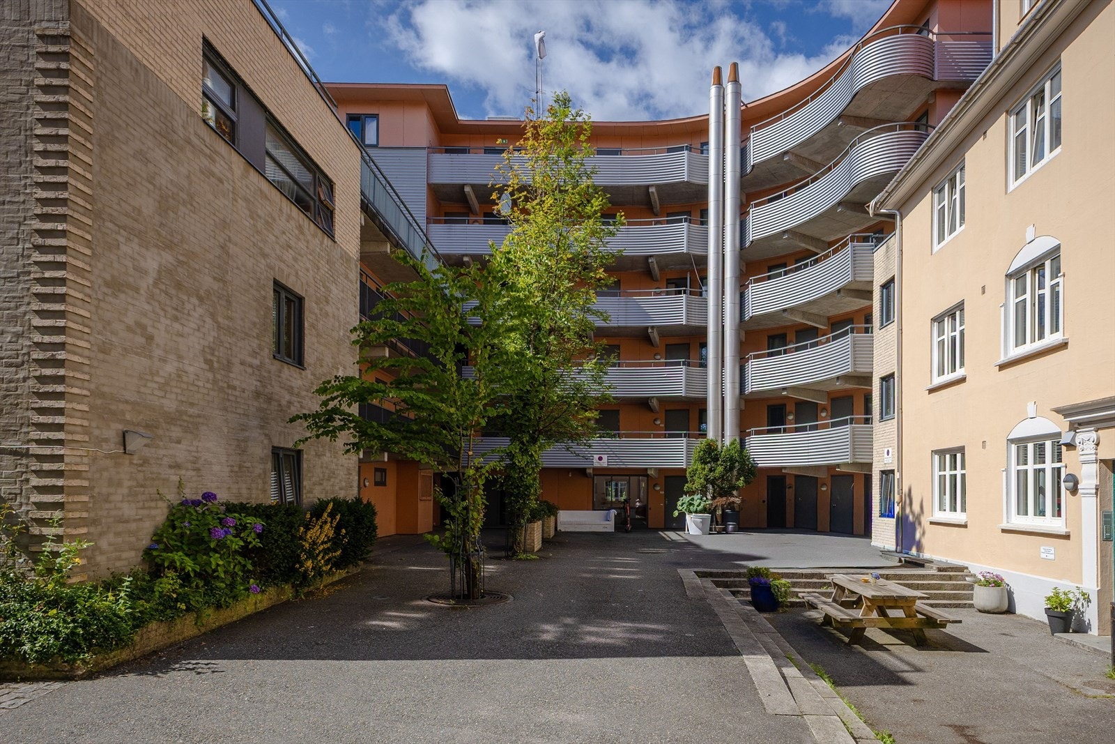 Svalgang og felles bakgård Galleribilde