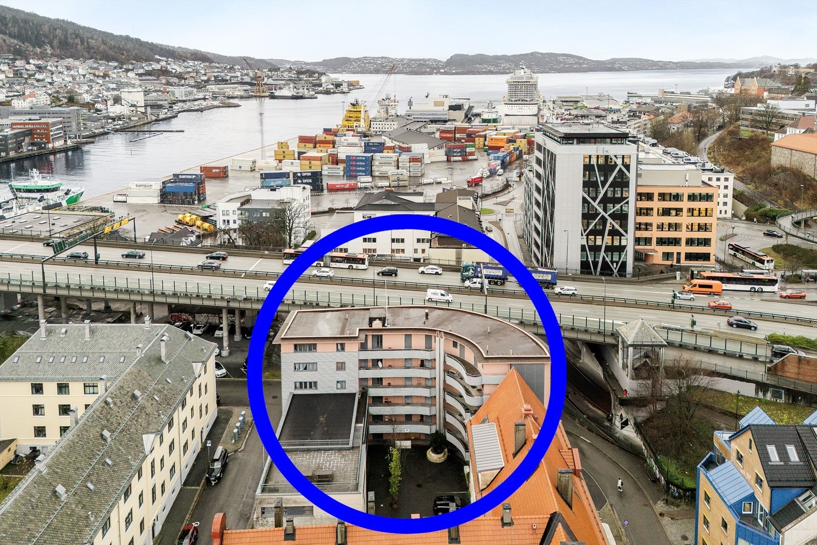 Konsul Børs gate ligger like ved Puddefjordsbroen Galleribilde