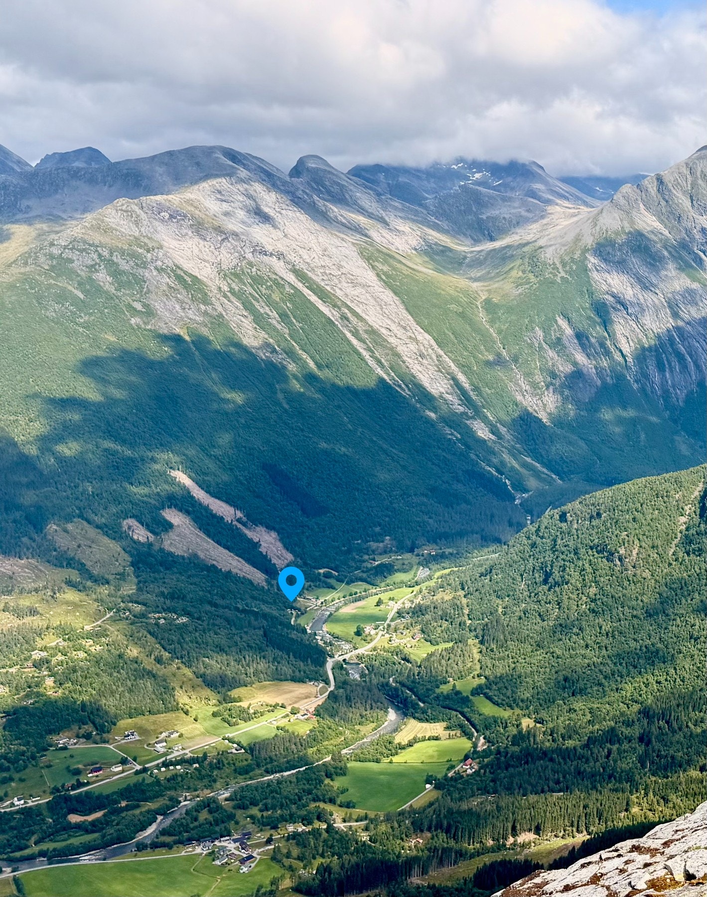 Oversiktsbilde tatt fra Mefjellet 1100 moh. Privat foto. Galleribilde