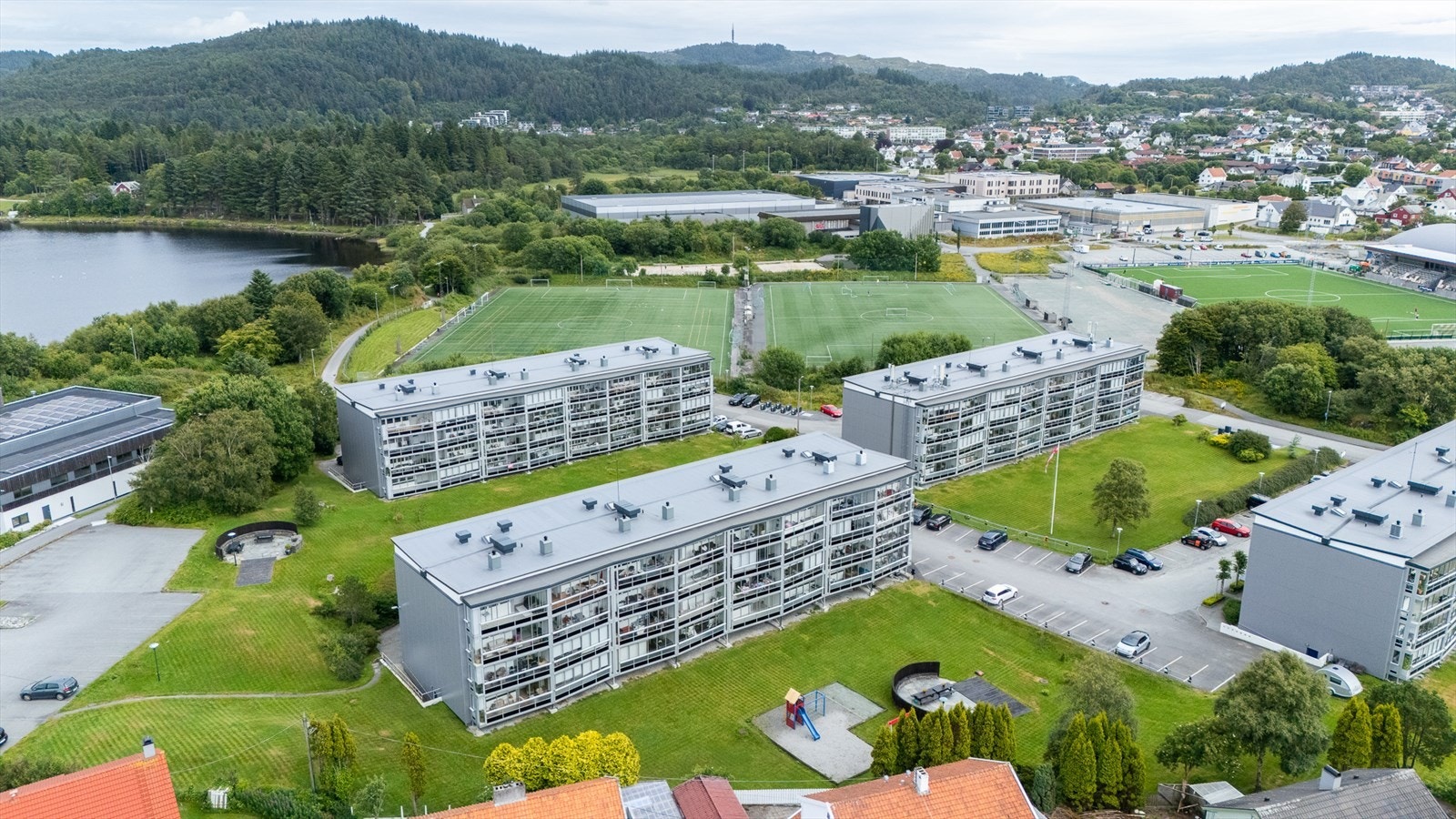 Like utenfor døren ligger Haraldsvang og Haugesund Idrettspark med flotte aktivitetsmuligheter. Galleribilde