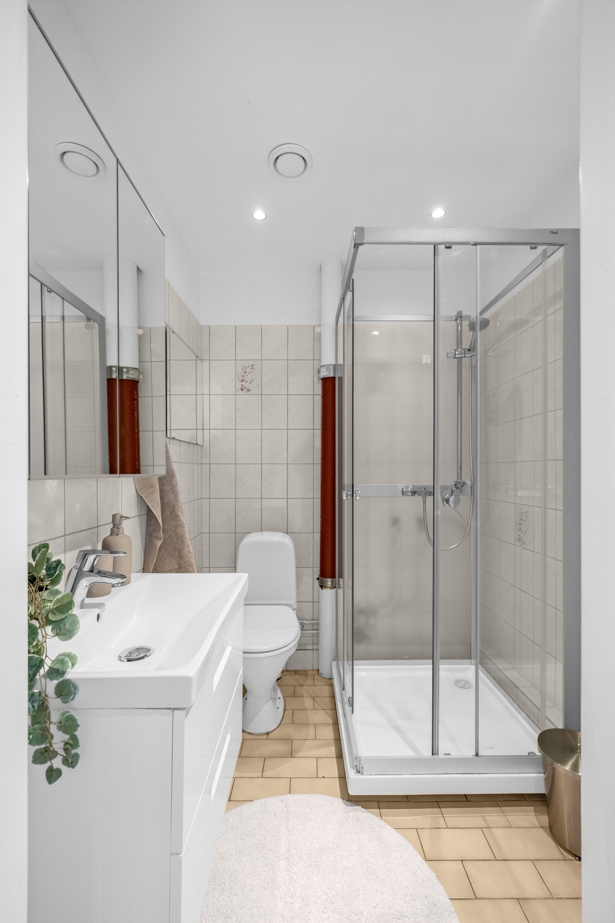 Badet har et lyst førsteinntrykk Galleribilde