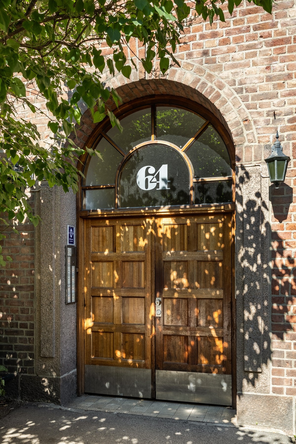 Byggets inngangsparti Galleribilde