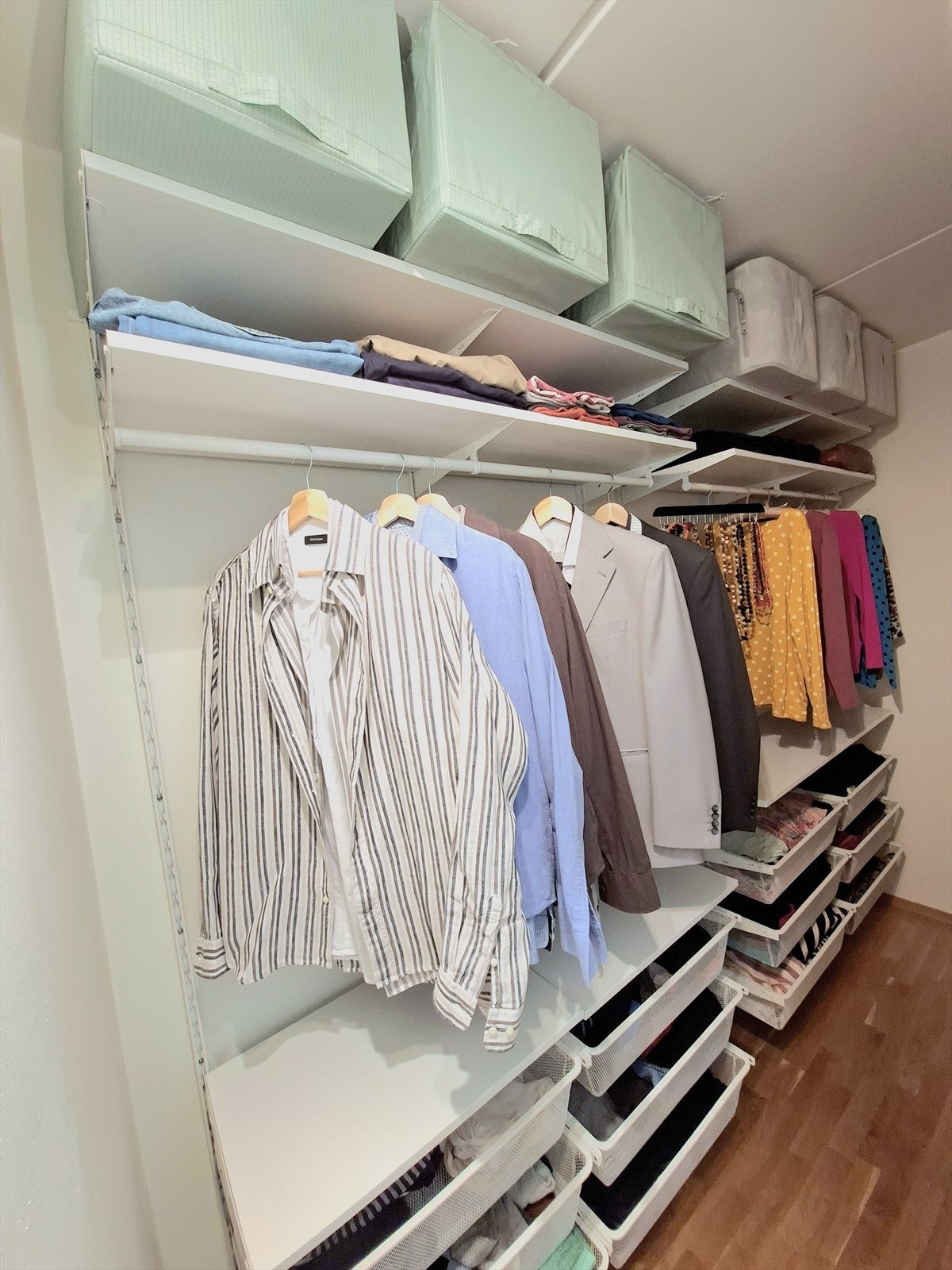 Selgers bilde av walk-in-closet Galleribilde
