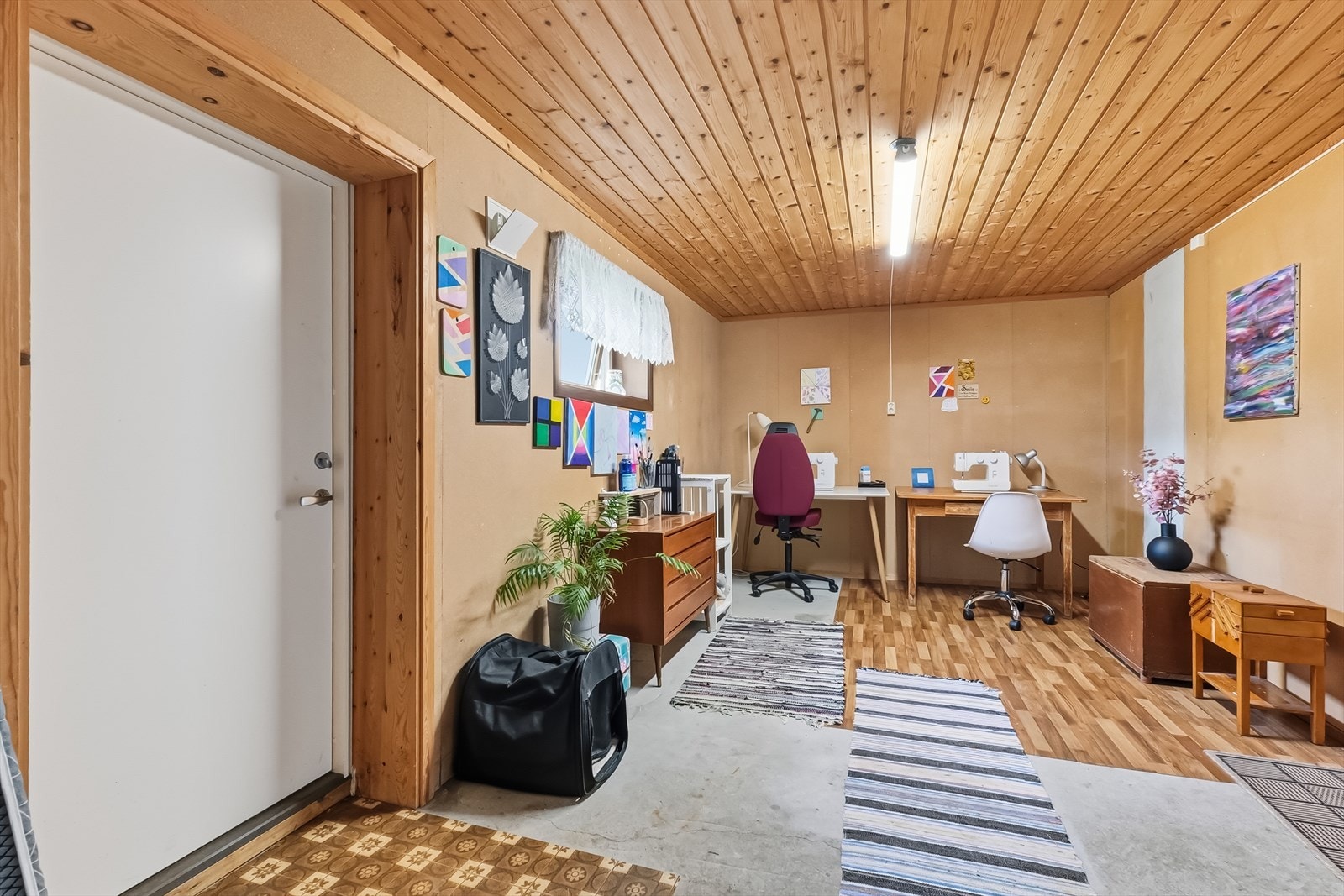 Fleksibelt rom i kjeller med god plass. Galleribilde