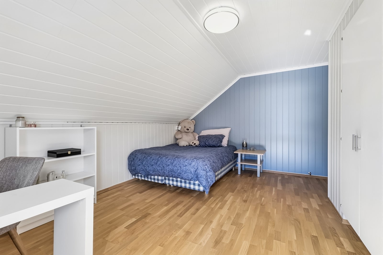 Soverom med god skapplass og gulvplass. Galleribilde