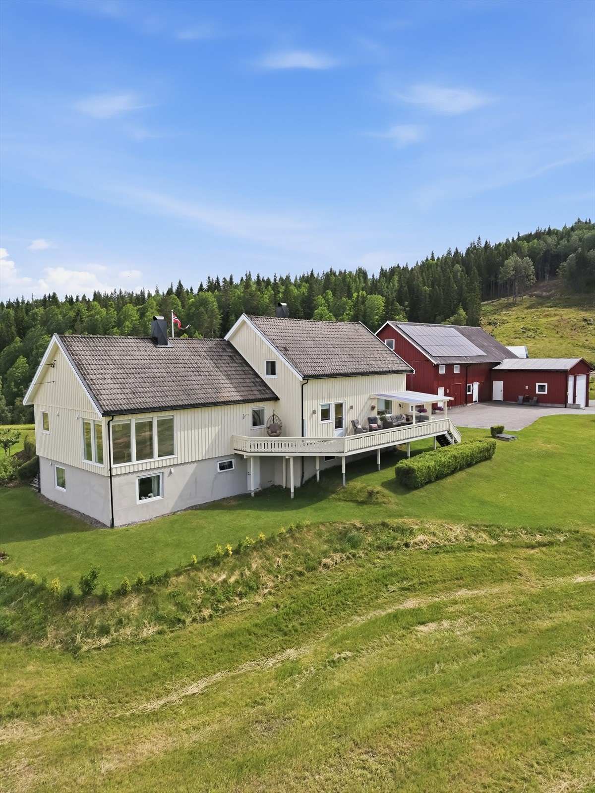 Sjelden mulighet til å sikre seg en innholdsrik landsbrukseiendom. Galleribilde