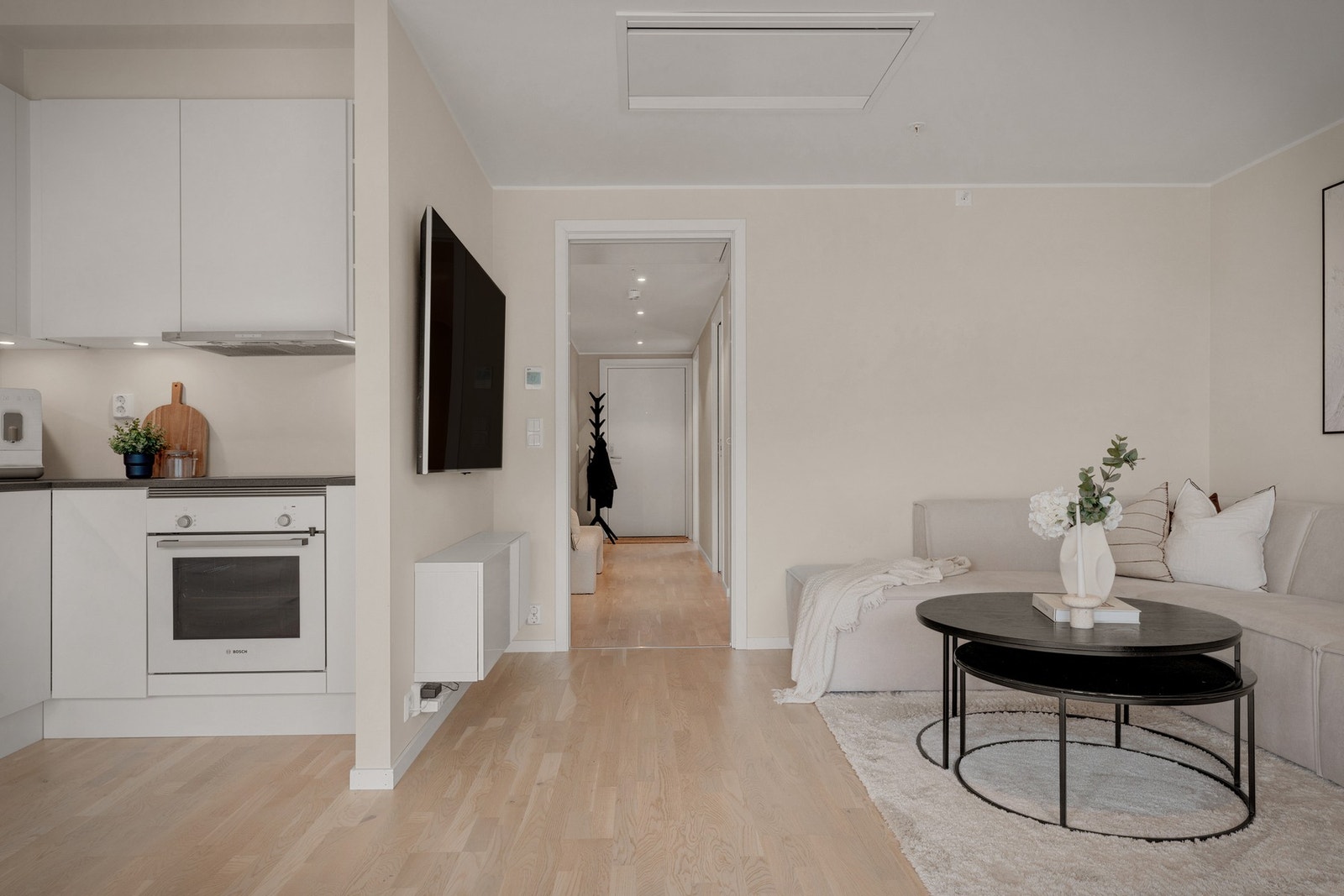 - Dette er en moderne og lettstelt bolig som passer perfekt for deg som ønsker en komfortabel hverdag i et nyere boligprosjekt med kort vei til servicetilbud, arbeidsplasser og kollektivtransport - Galleribilde