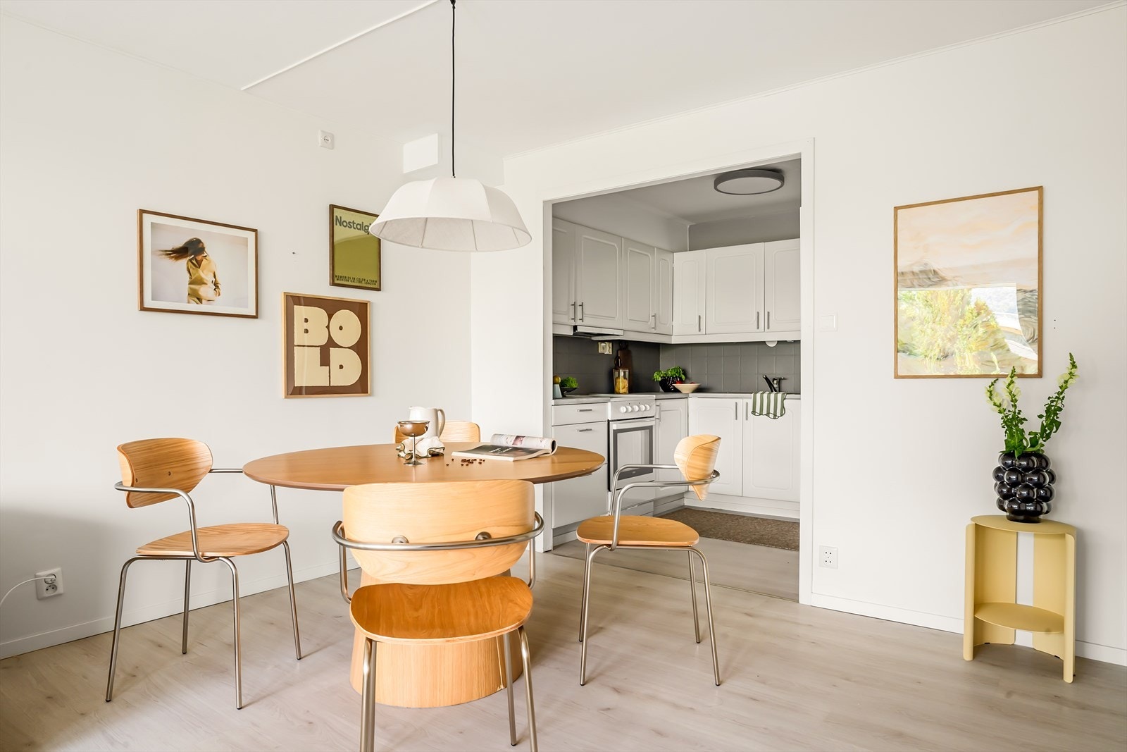 Leiligheten har balansert ventilasjon fra 2025, som bidrar til et godt og kontrollert inneklima. Galleribilde
