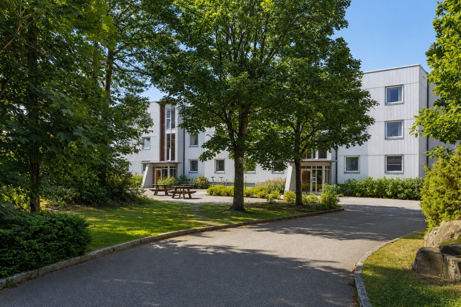 Bygget er fra 1974 og er en del av et veletablert borettslag. Galleribilde