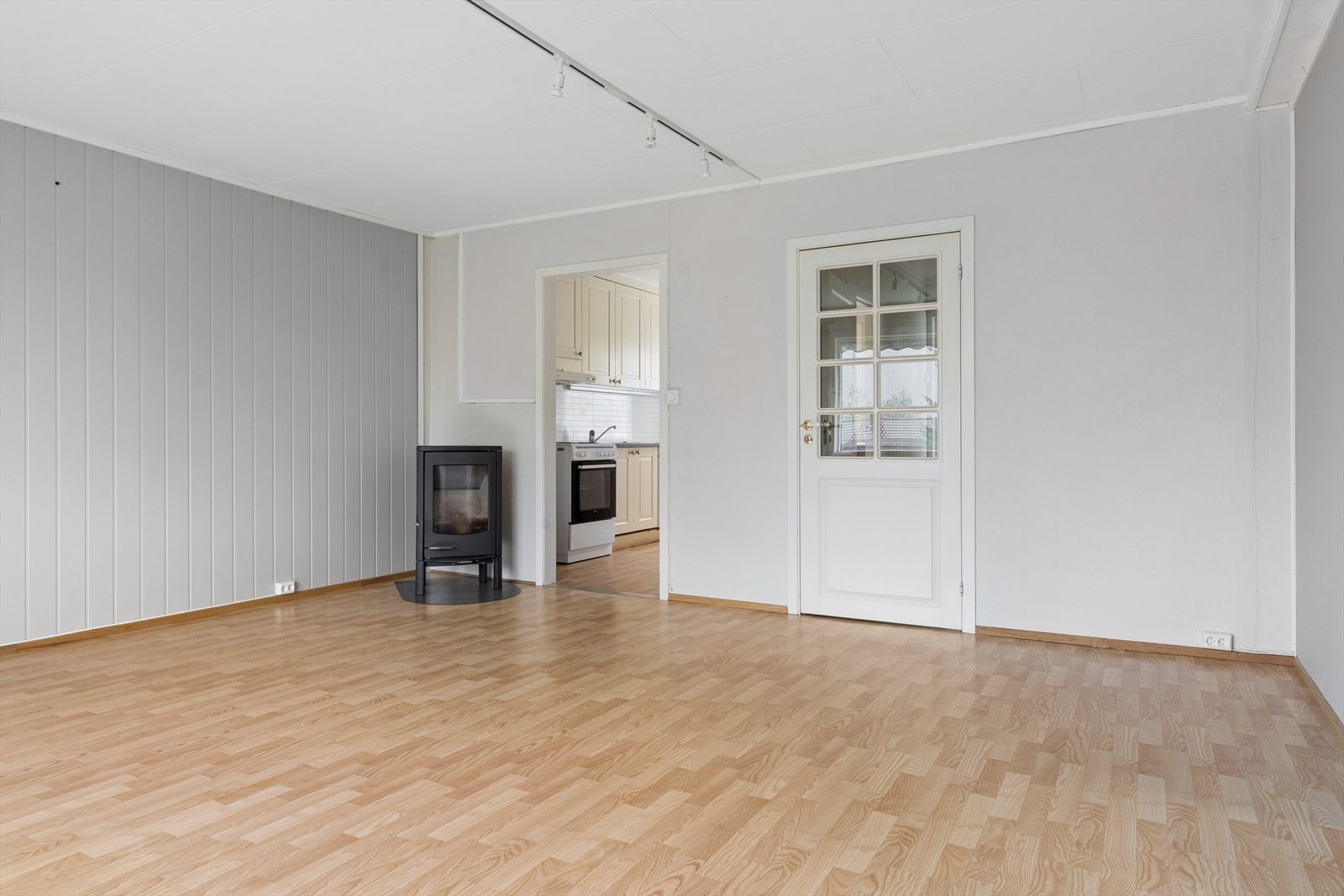 Vedovnen bidrar med vedvarme på kalde dager. Galleribilde