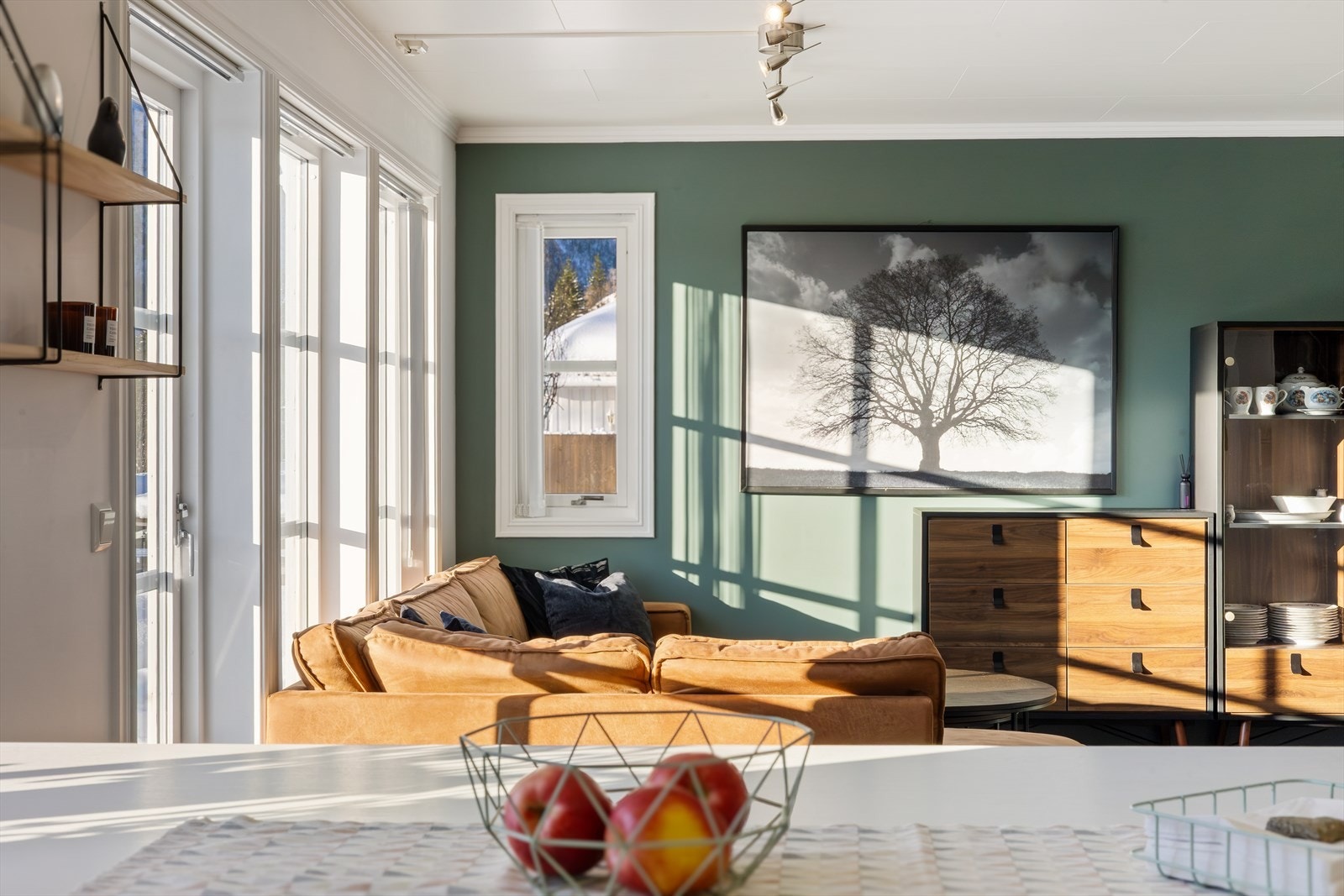 Fra kjøkken mot stue. Galleribilde