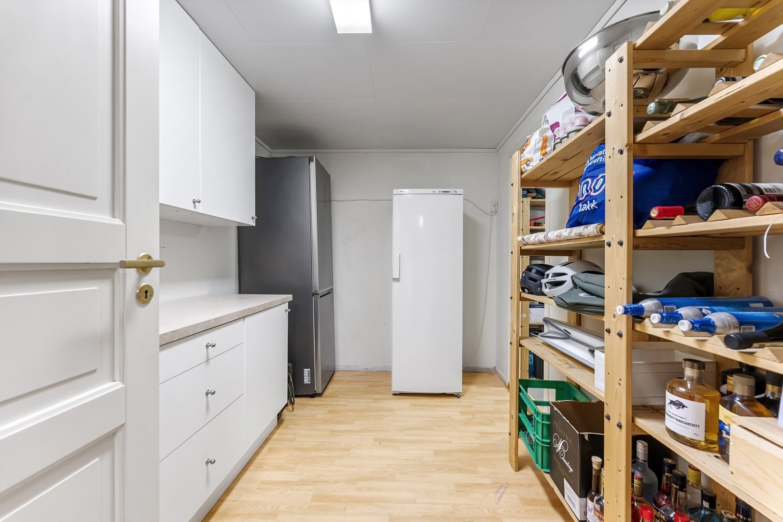 I tillegg har du godt med lagringsplass i to store boder. Galleribilde