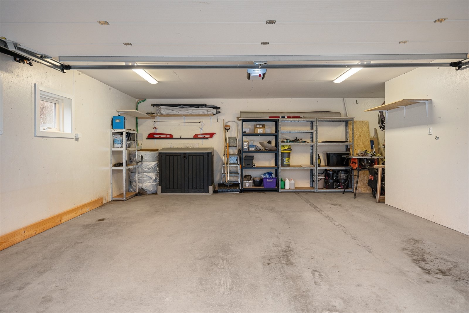 Dobbel garasje Galleribilde