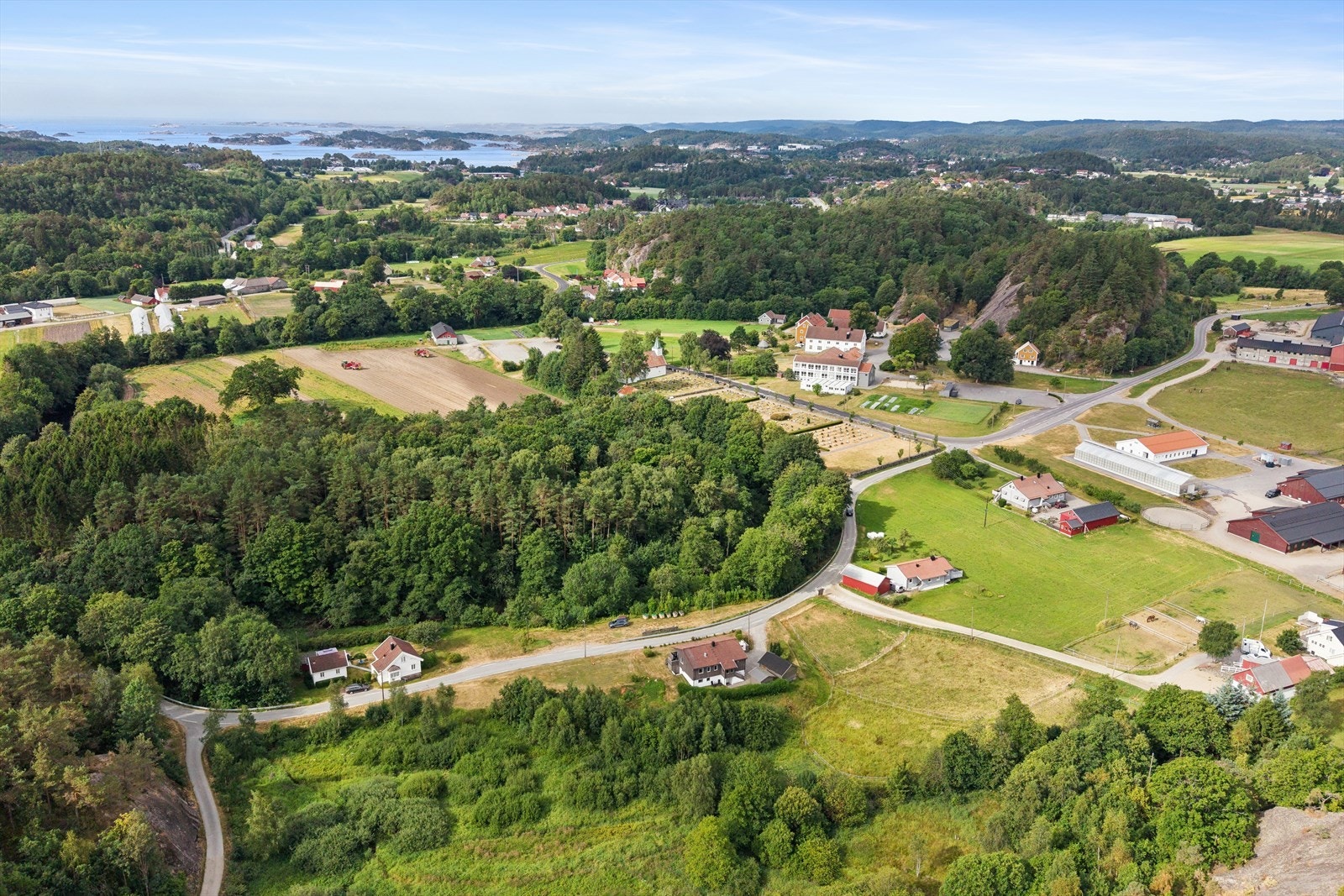Søgne gamle Prestegård ligger like ved, med en rik historie og flere arrangementer hele året for store og små. Galleribilde