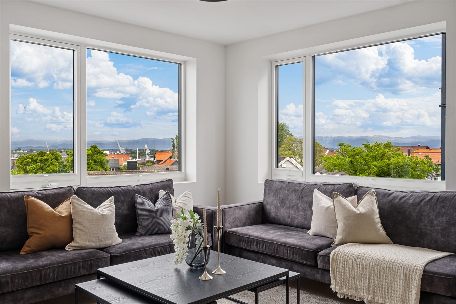 Stor leilighet i høyden med fantastisk utsikt. Galleribilde