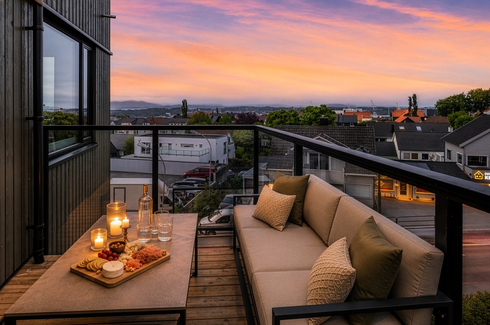 Kjekk terrasse med fantastisk utsikt. Galleribilde