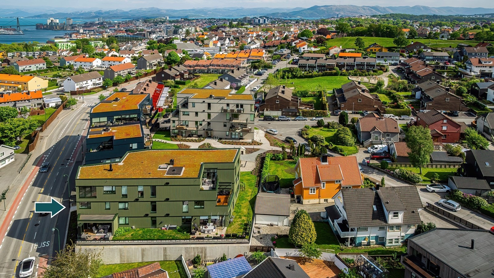Leiligheten ligger fint til i høyde med nydelig utsikt og sentral beliggenhet. Leiligheten er en del av Otterbech Kvartalet og stod ferdig i 2024. Galleribilde