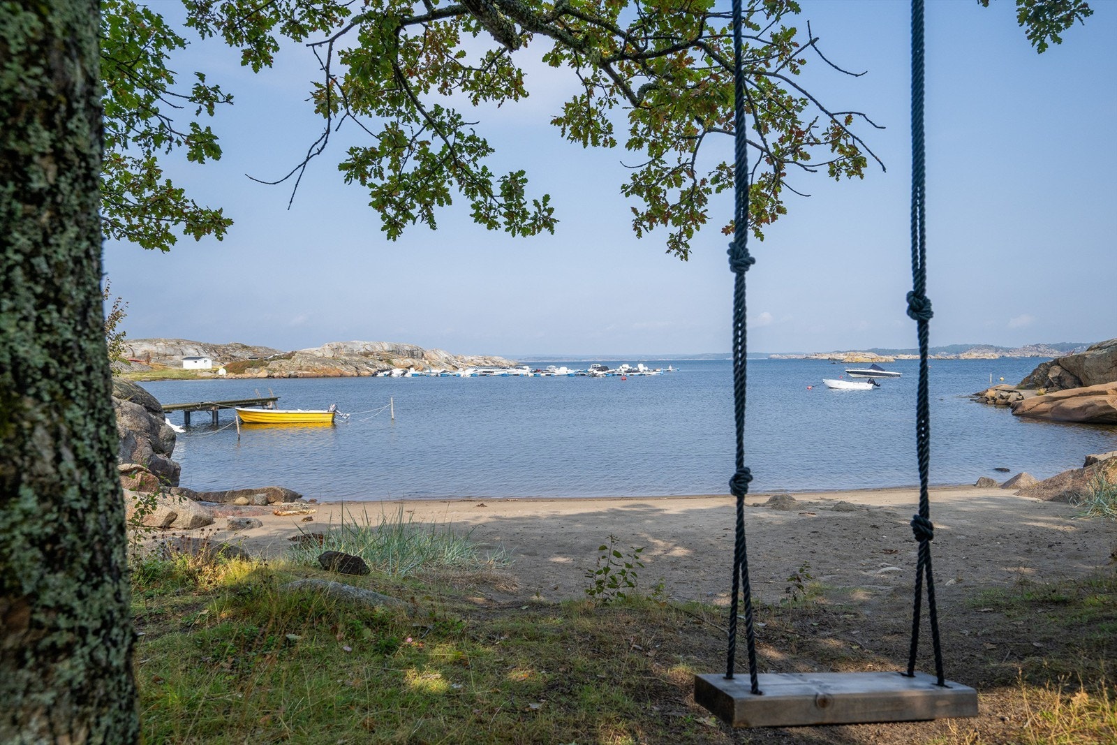 Fra eiendommen er det også kort vei ned til strand Galleribilde