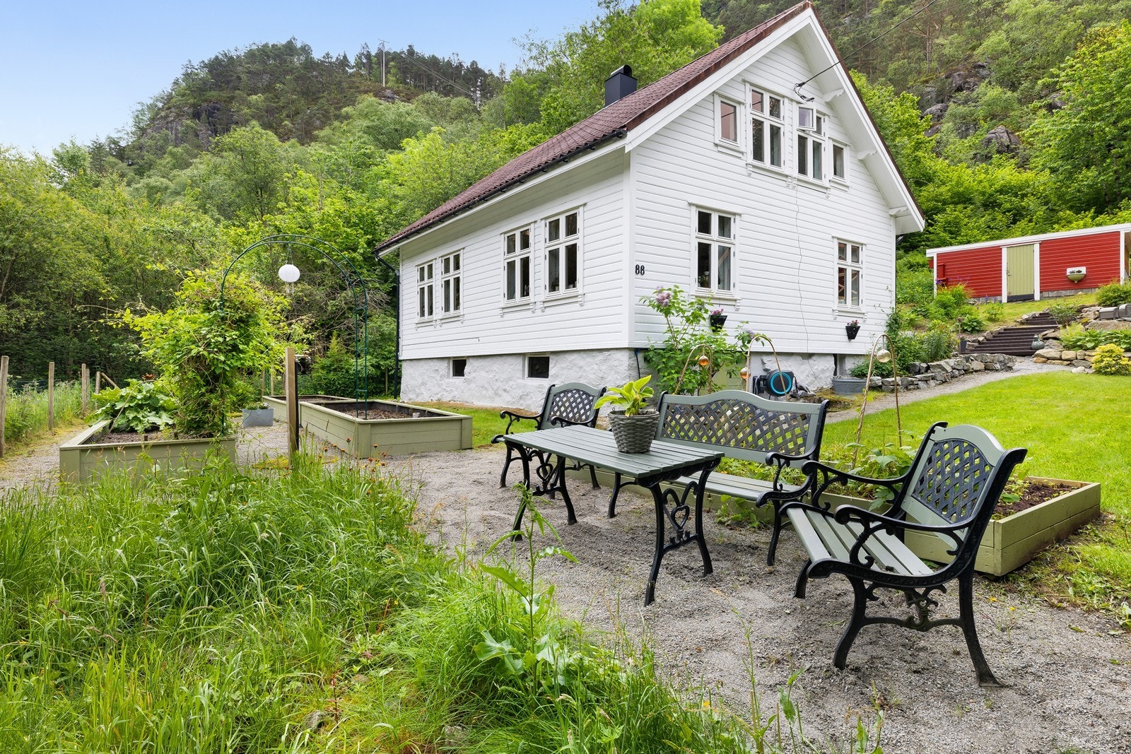 Et fredelig og naturskjønt område med gode solforhold og lite innsyn - perfekt for deg som søker ro og kvalitet i hverdagen. Galleribilde