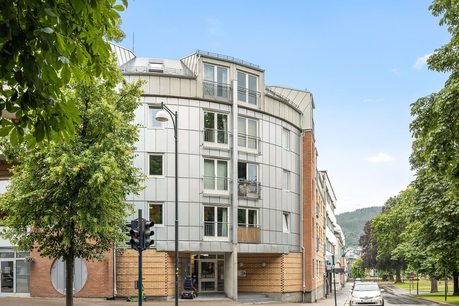 Proaktiv v/ Markus Alm Thoen ønsker velkommen til Gamle Kirkeplass 4! Galleribilde