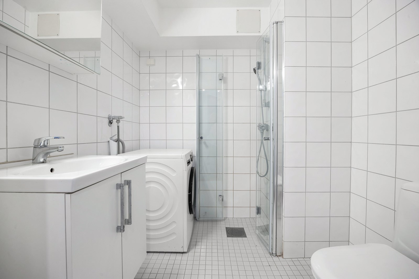 Badet er opprinnelig fra byggeåret, men ble overflateoppusset i 2016. Galleribilde