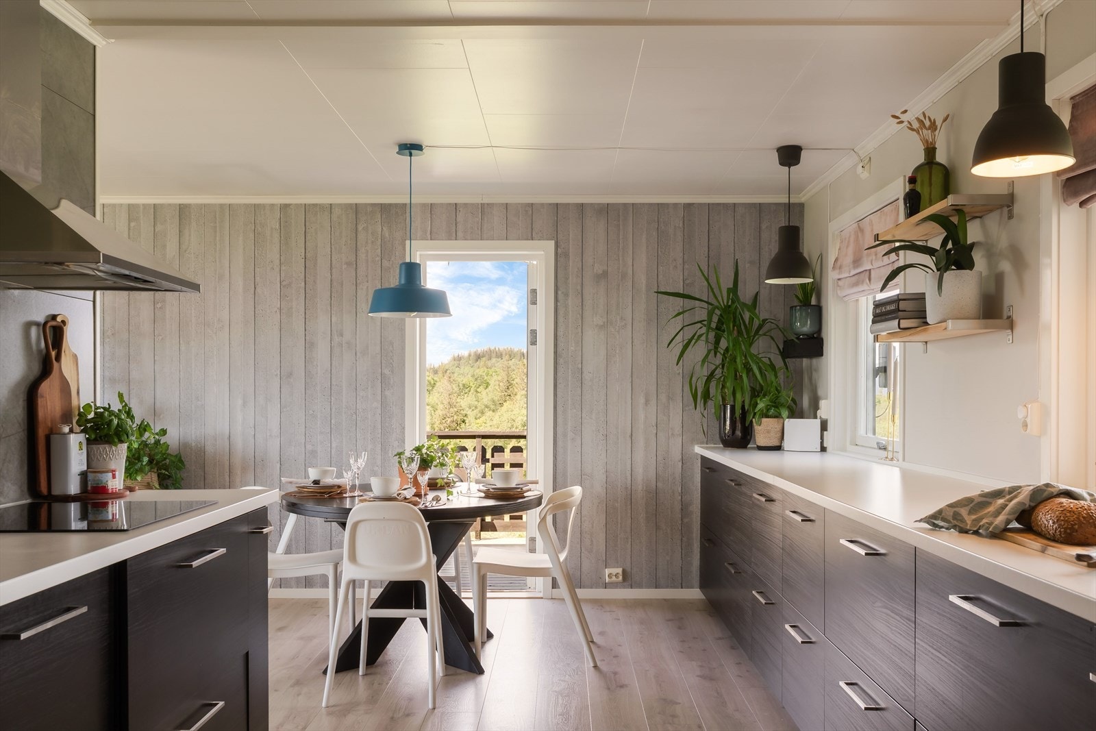 Fra kjøkkenet er det utgang til en balkong på 18 m². Galleribilde