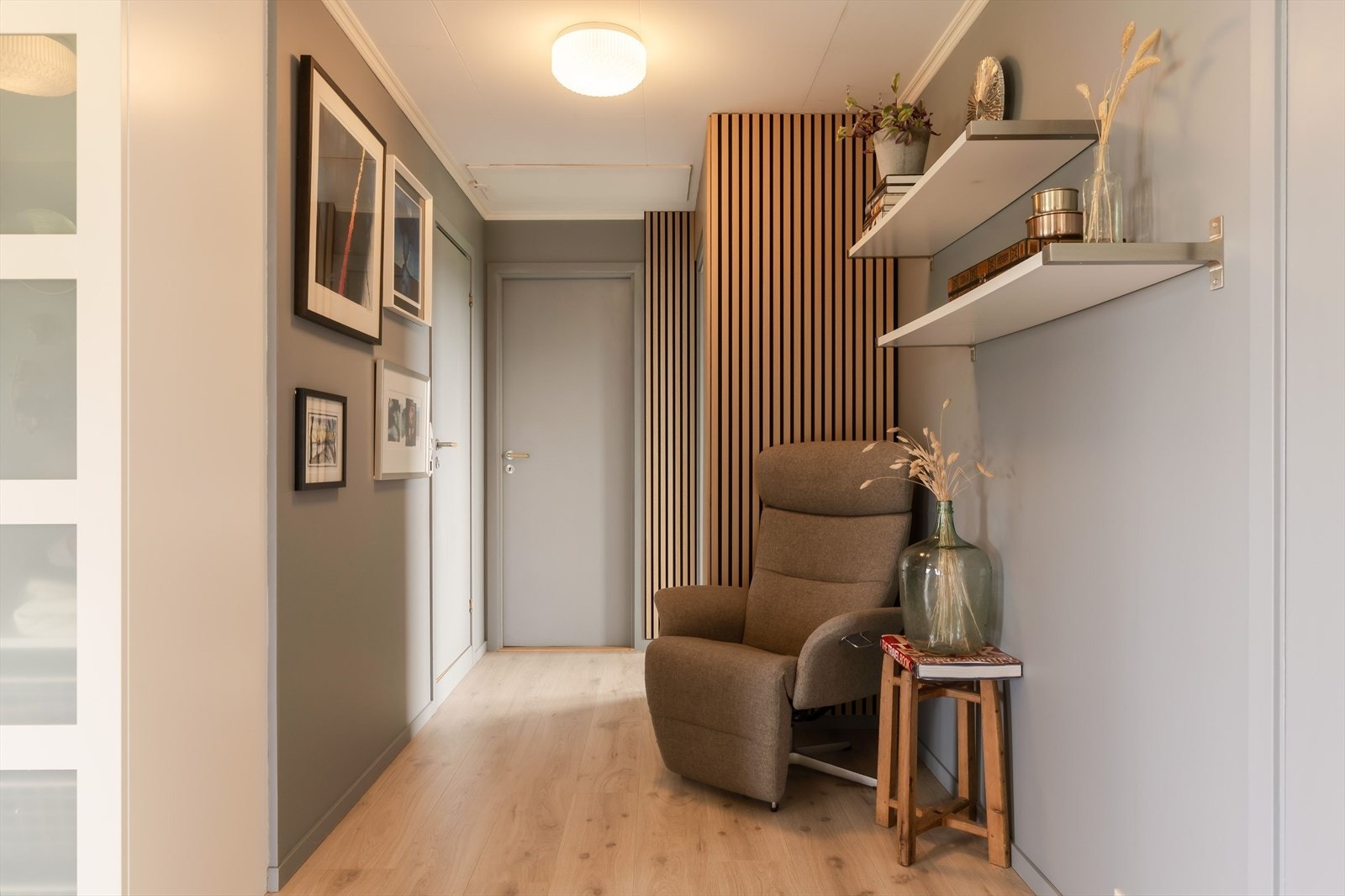 Fra gangen er det adkomst til boligens tre soverom. Galleribilde