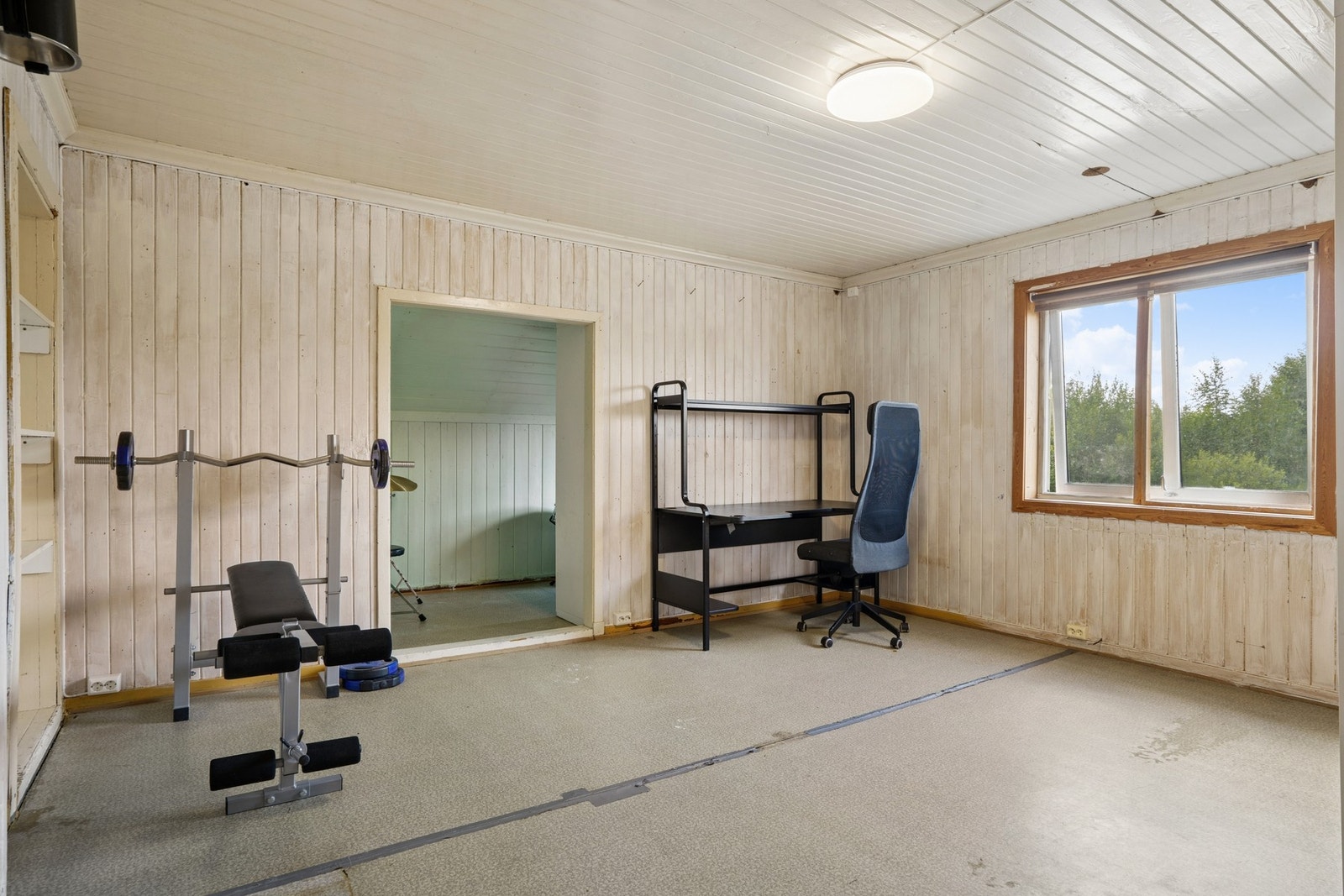 Fleksibelt rom med god plass til hjemmekontor, hobby eller trening. Galleribilde