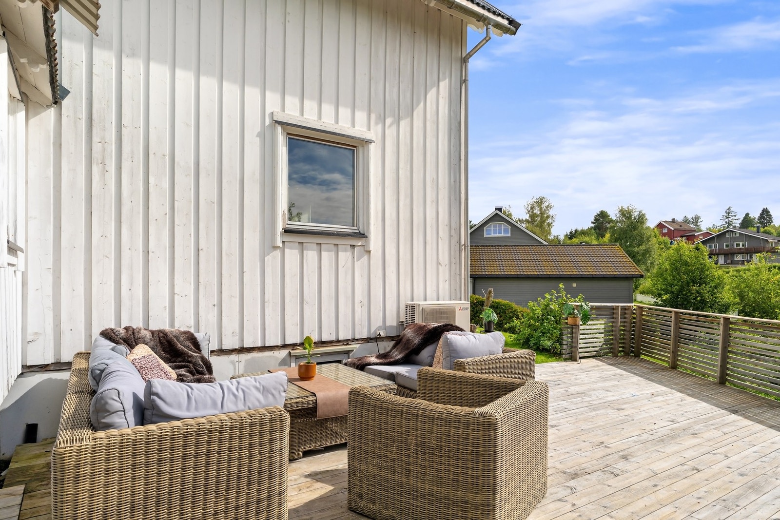 Sørvestvendt terrasse. Galleribilde