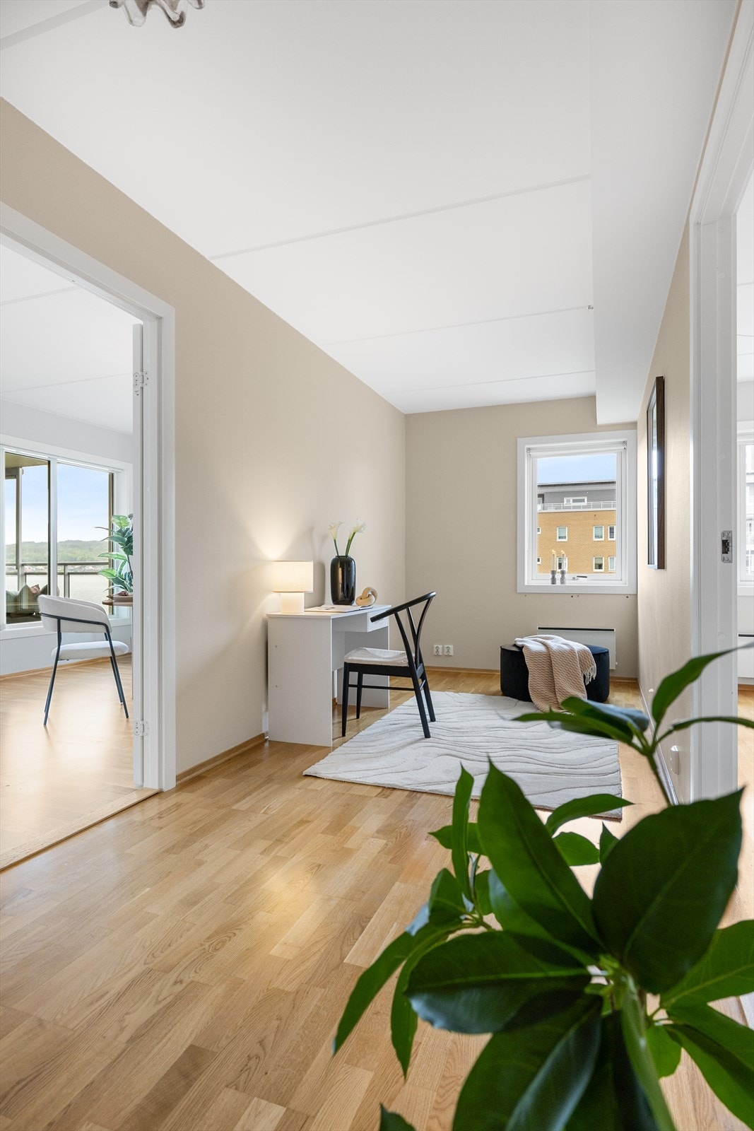 Fra gangen er det adkomst til soverom, bad og stue. Galleribilde