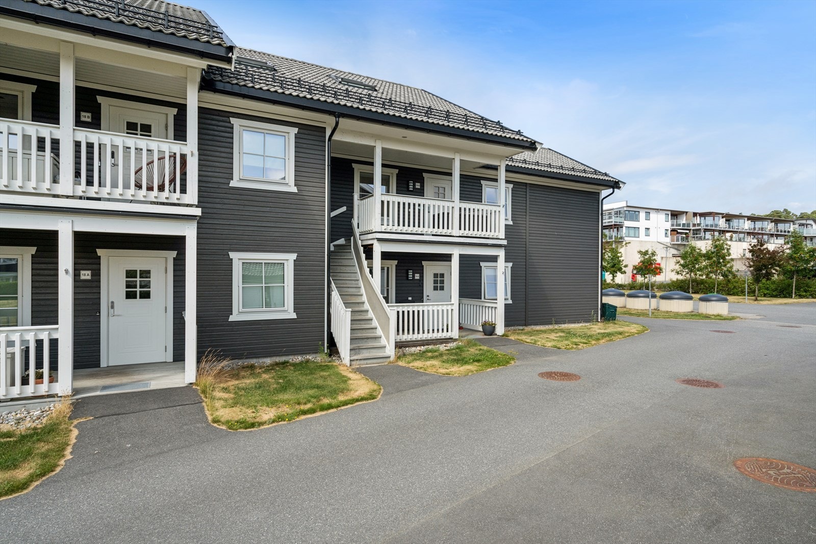 Ved inngangspartiet er det en egen veranda på ca. 8 m². Galleribilde