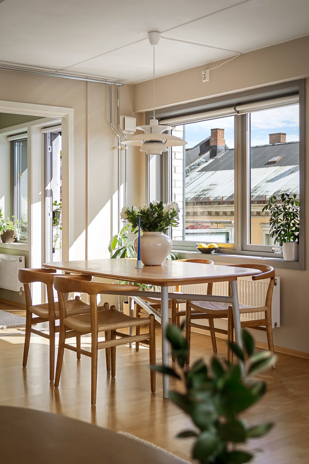 Her ligger alt til rette for hyggelige middagsselskaper med familie og venner. Galleribilde