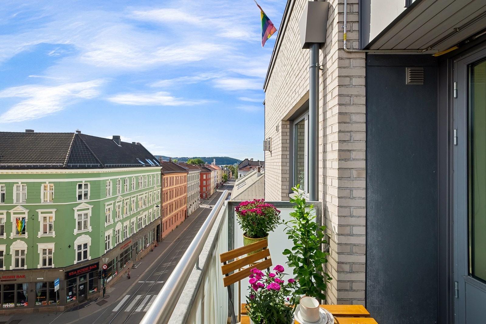Her bor du med parker, hyggelige caféer, restauranter og butikker i gangavstand. Galleribilde