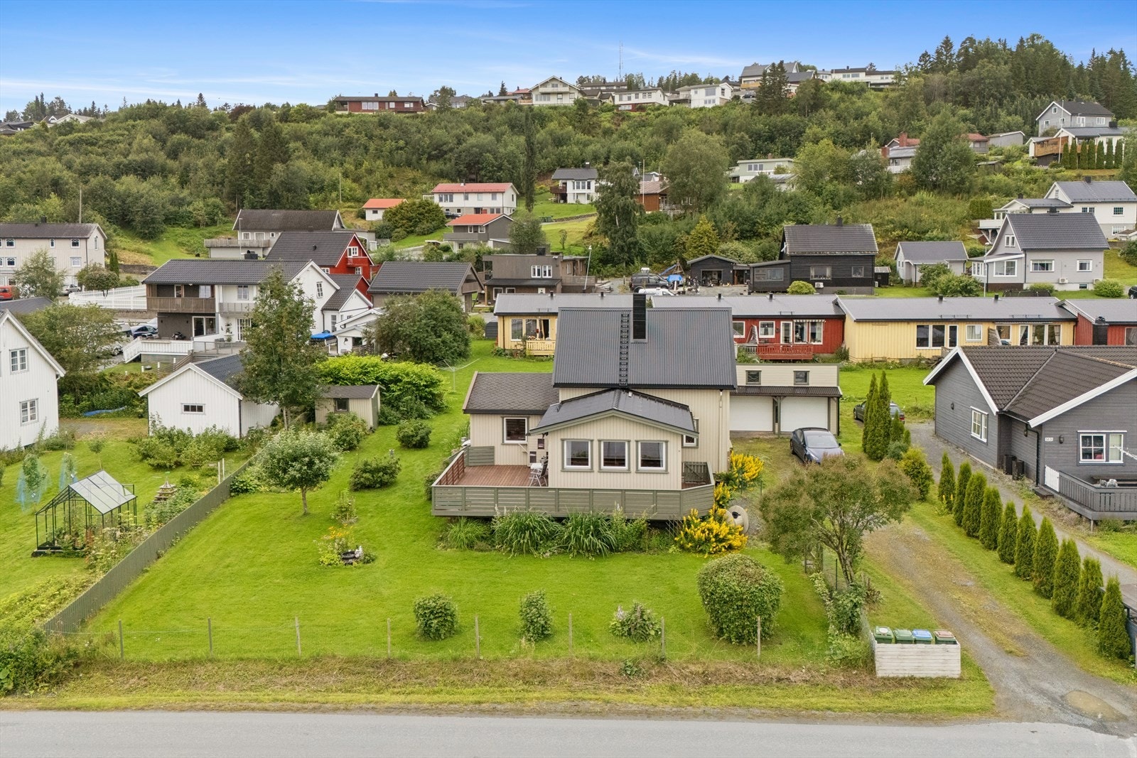 Tak på hoveddel og pipehatt byttet i 2024. Galleribilde