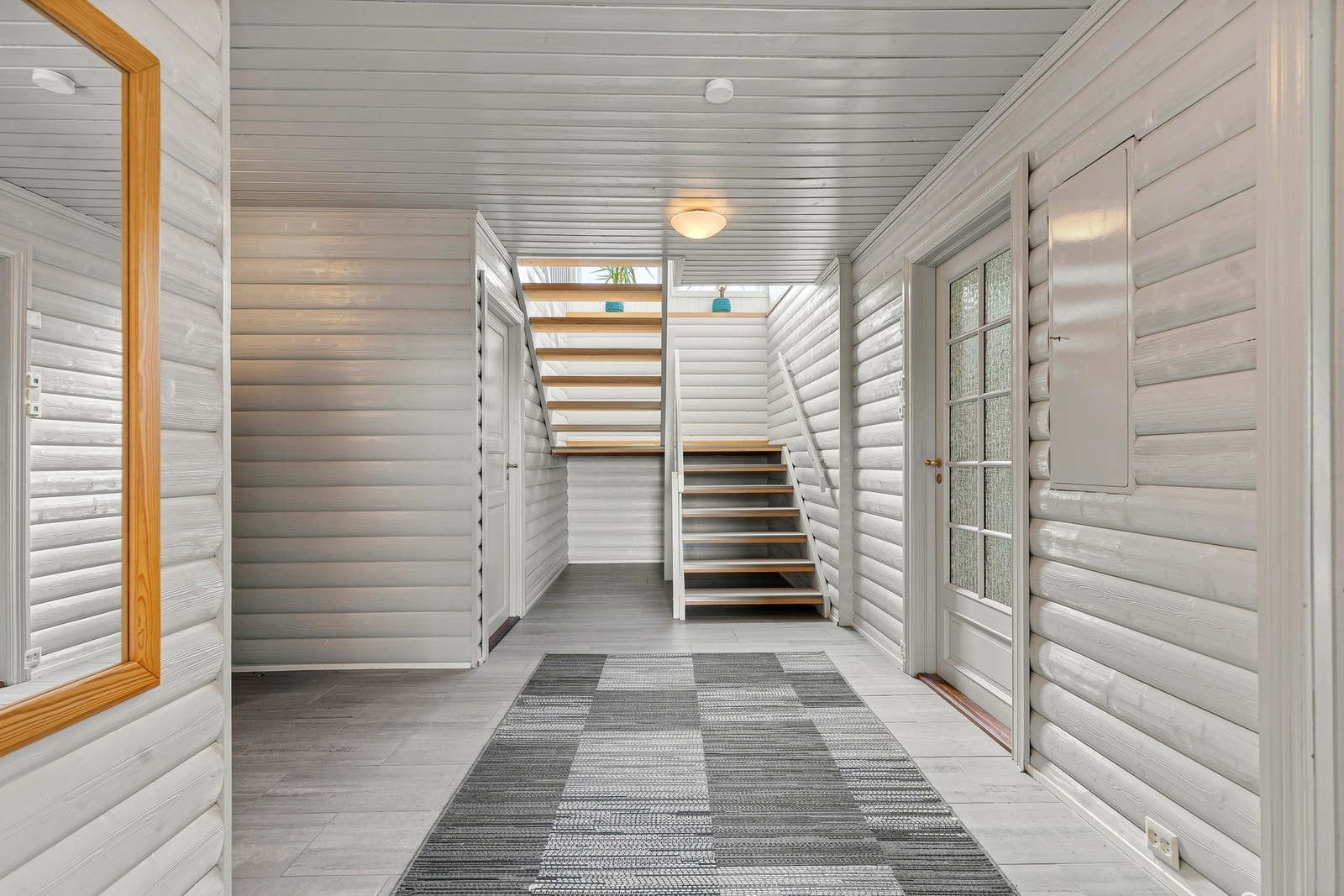 Hallen er stor og har god lagringskapsitet. Galleribilde