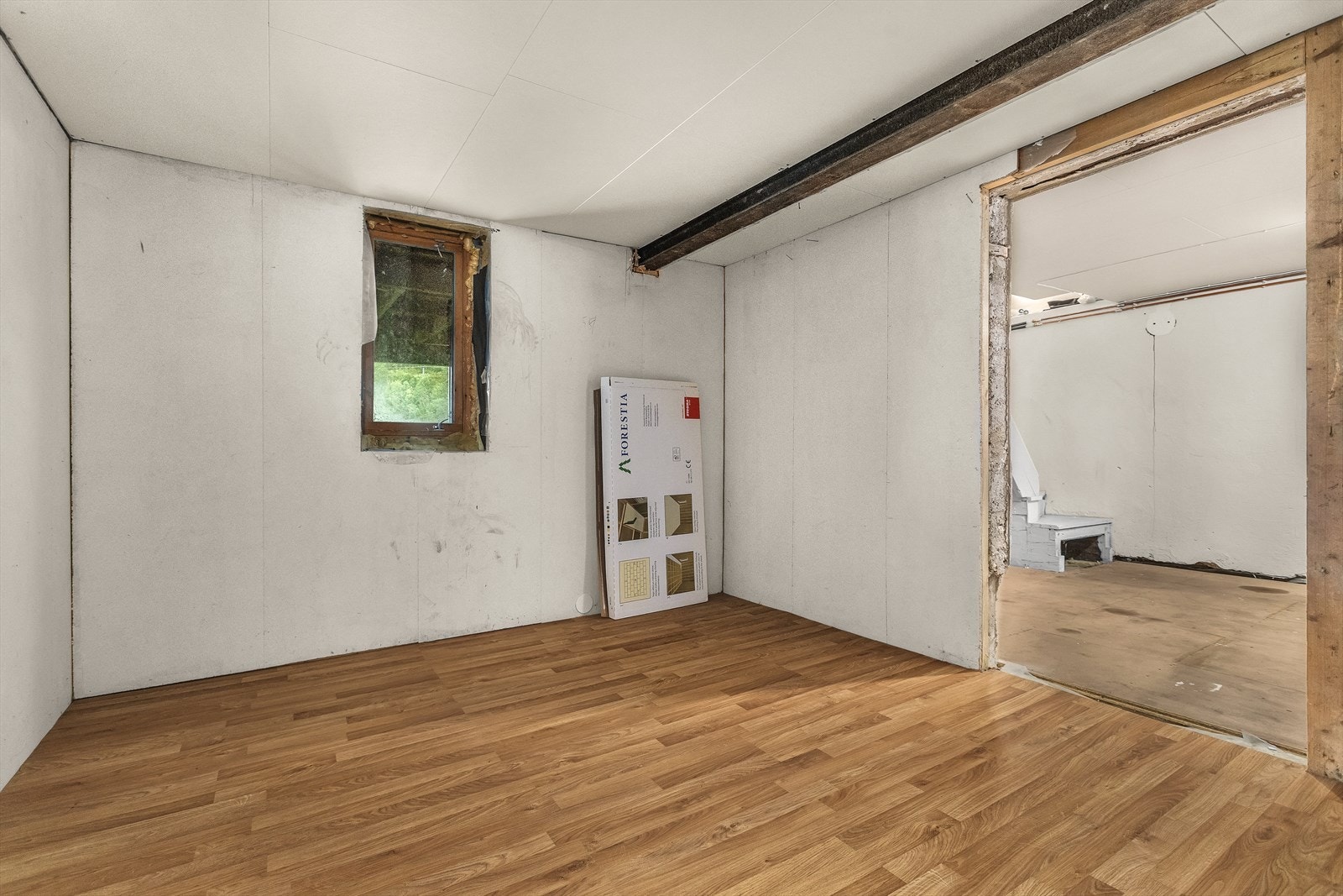 Et av rommene i kjelleren. Galleribilde
