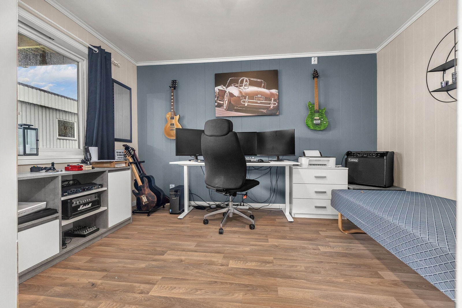 Det andre soverommet er romslig og egner seg godt som kontor, gjesterom eller barnerom. Galleribilde