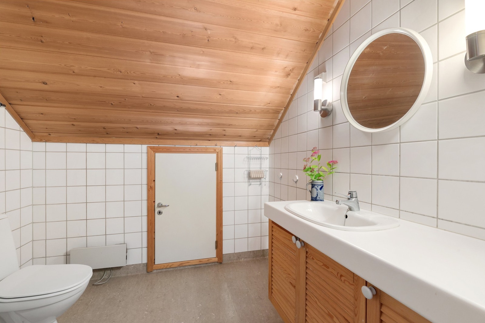 Bad i loftetasjen. Galleribilde