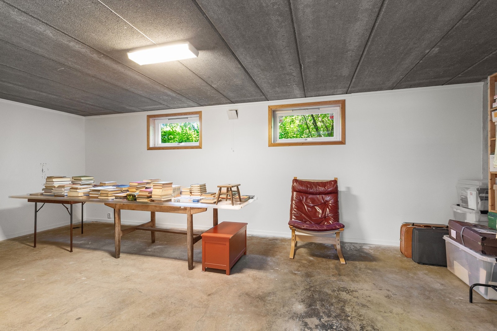 Kjellerbod. Galleribilde