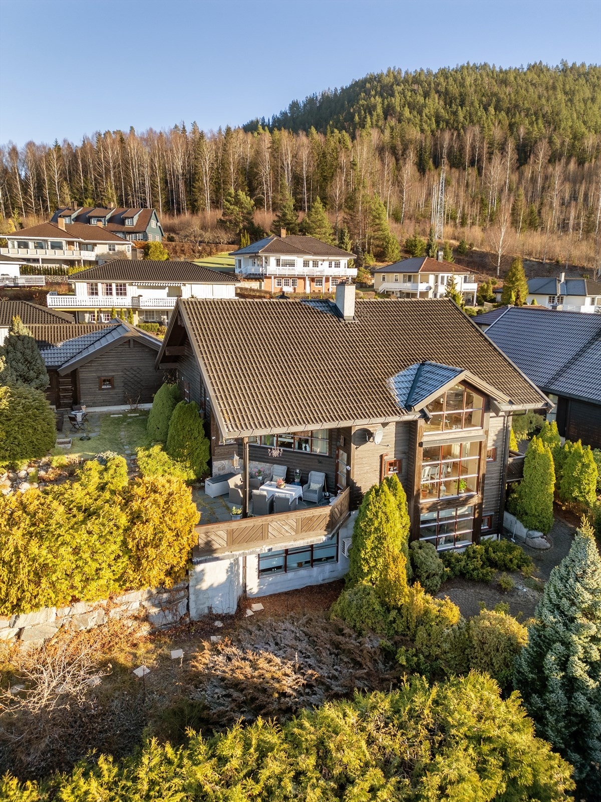 Herskaplig og innholdsrik enebolig m/hybel - 5 sov - Fantastisk utsikt - Dobbelgarasje - Familievennlig beliggenhet! Foto: Morten Normann Galleribilde