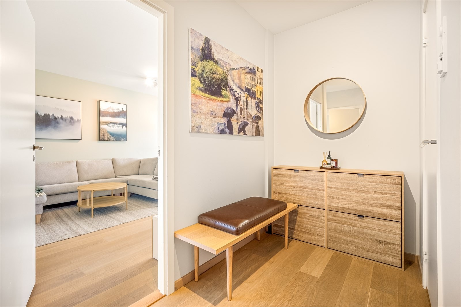 Entre videre mot stue Galleribilde