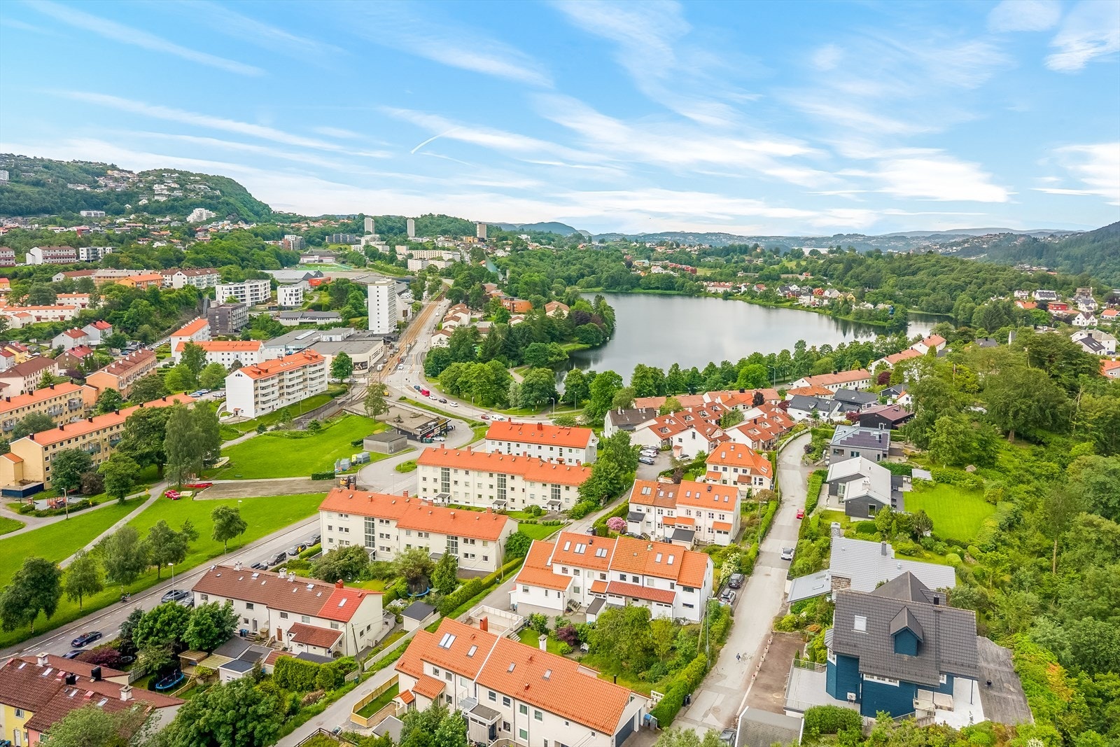 Boligen har en attraktiv beliggenhet med nærhet til det meste Galleribilde