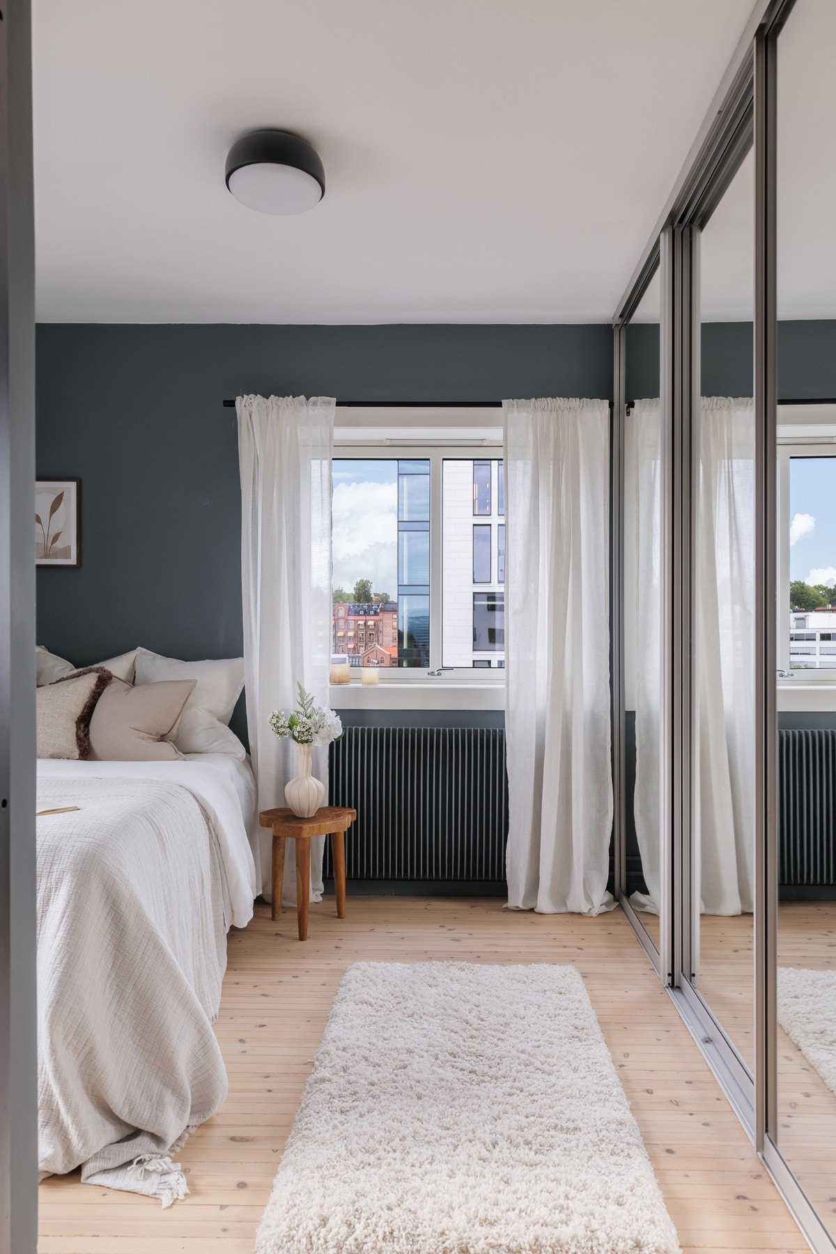Leiligheten har to gode soverom med fleksible bruksmuligheter Galleribilde